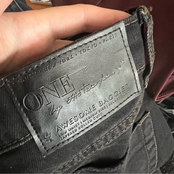 One Teaspoon Awesome Baggies Patch Distressed Jeans in Black Van - Picture 6 of 9